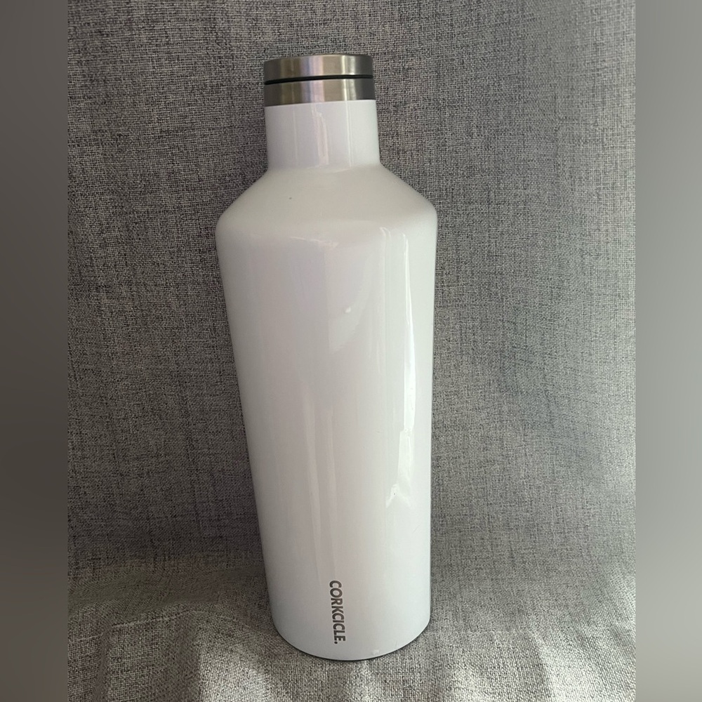 CORKCICLE 60oz Canteen- white